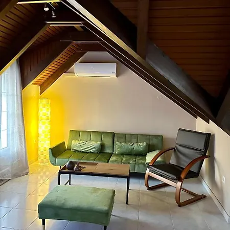 Filippos Loft 아르고스톨리온