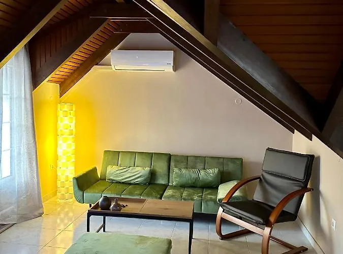 Filippos Loft 아르고스톨리온